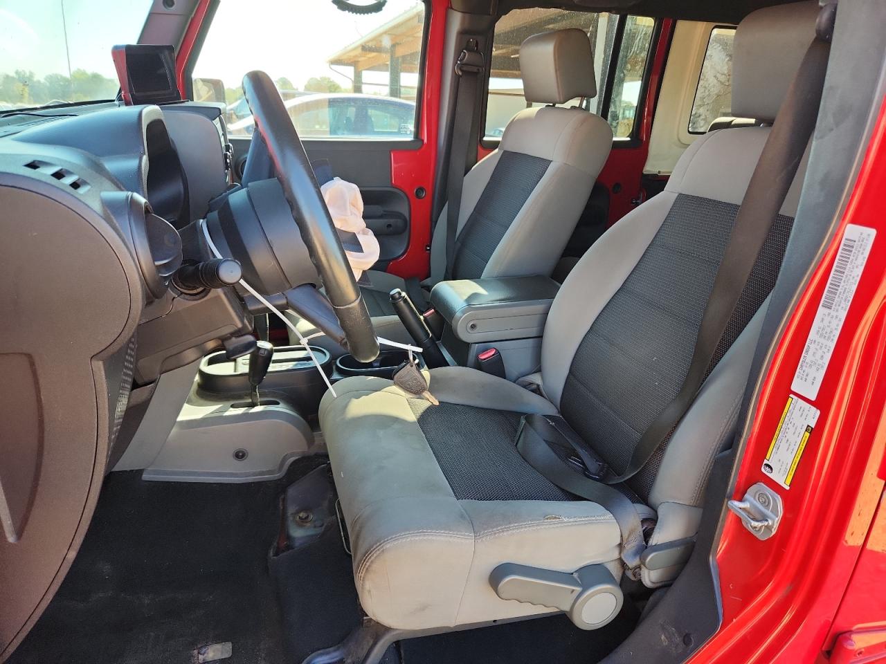 2010 JEEP WRANGLER UNLIMITED SPORT photo 7