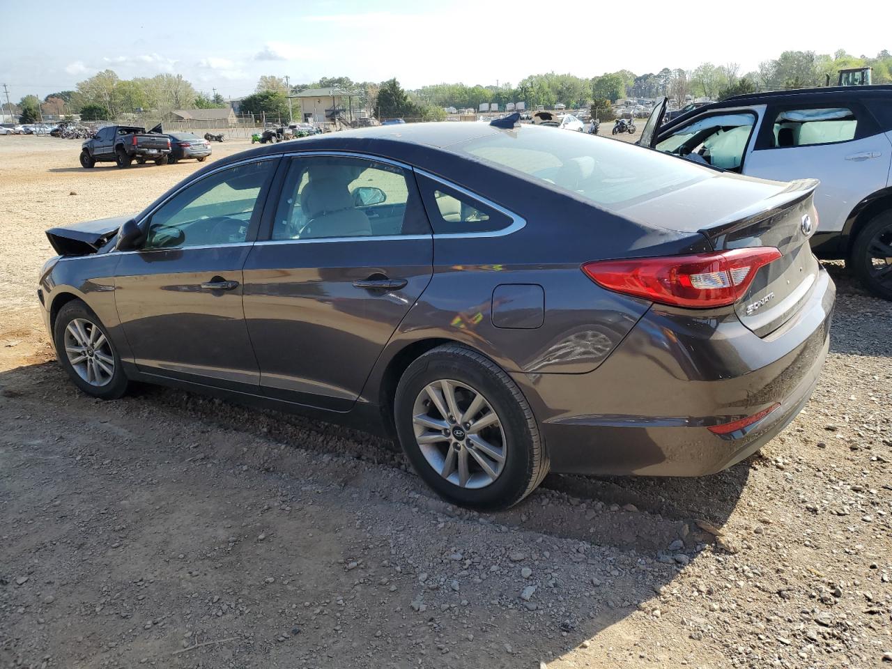 2017 HYUNDAI SONATA SE photo 2
