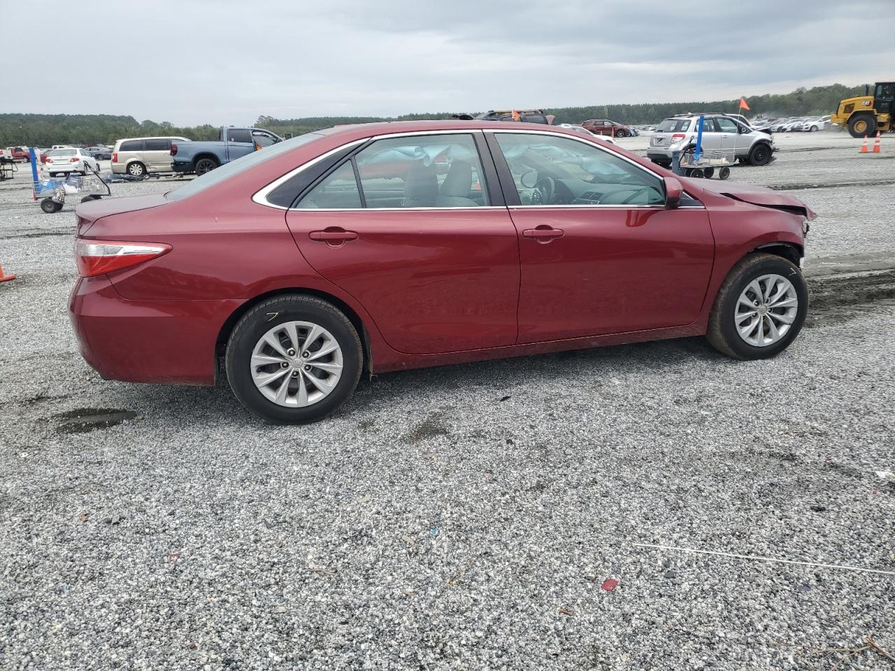 2017 TOYOTA CAMRY LE photo 3