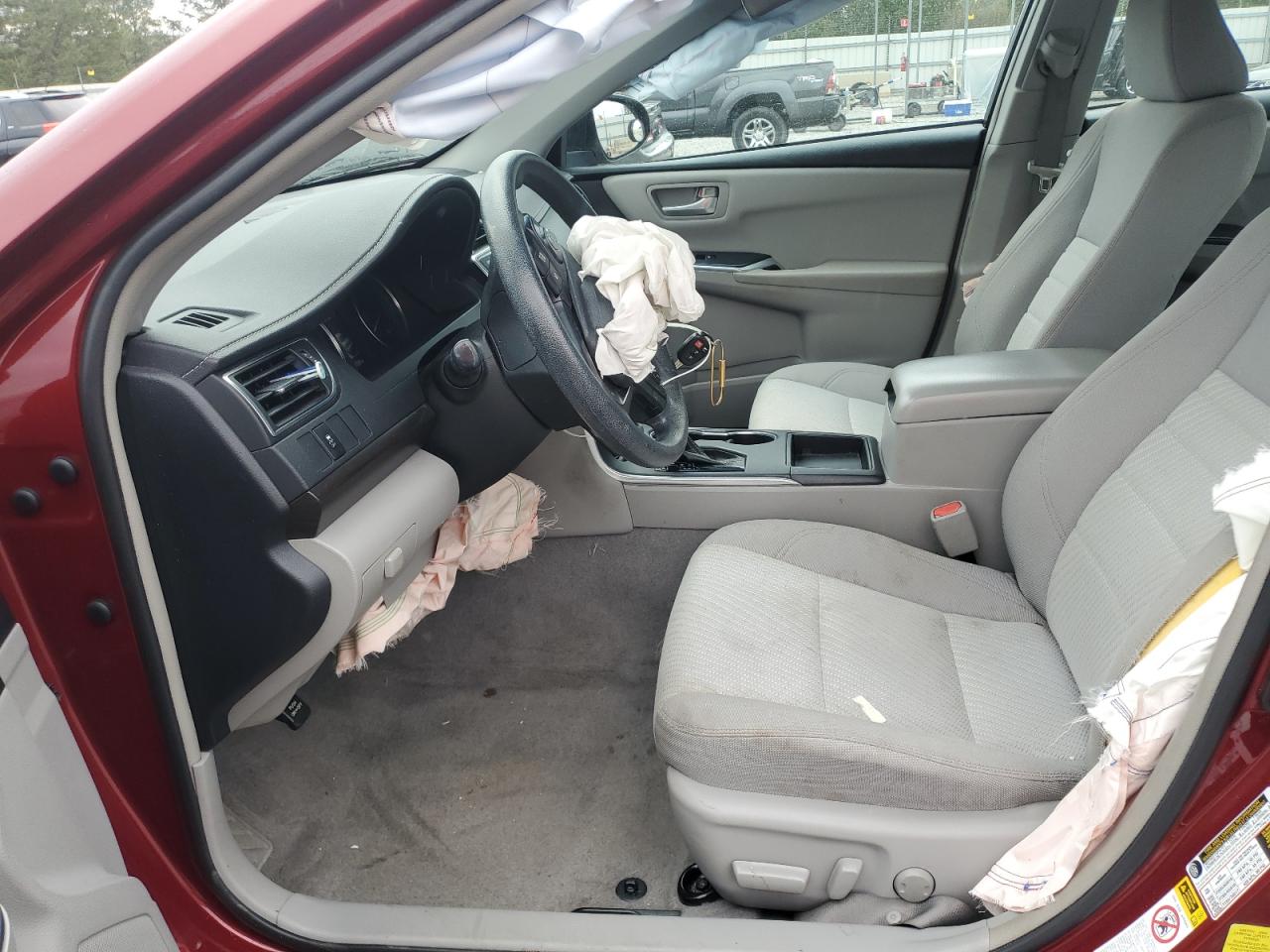 2017 TOYOTA CAMRY LE photo 7