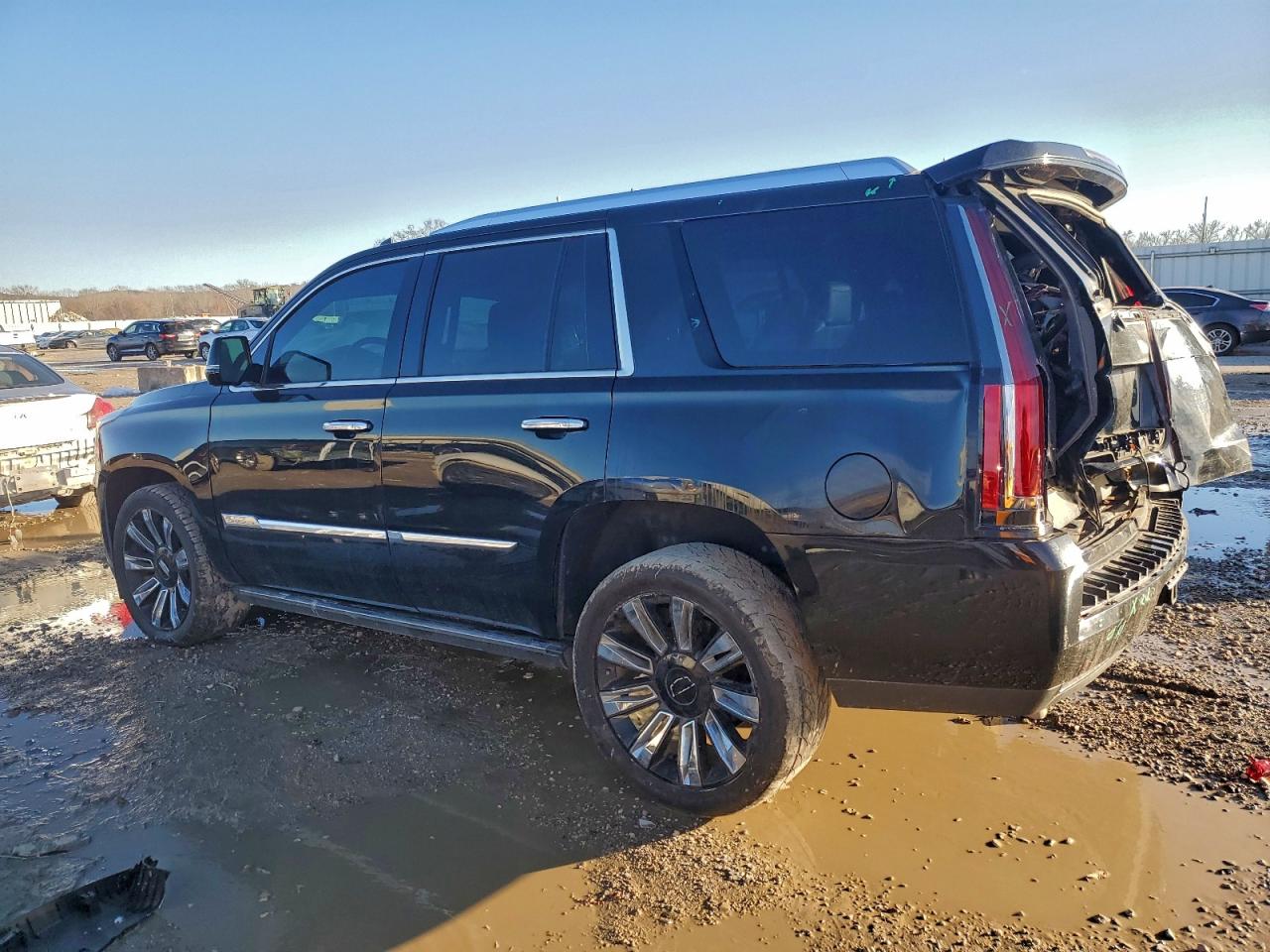 2016 CADILLAC ESCALADE PLATINUM photo 2