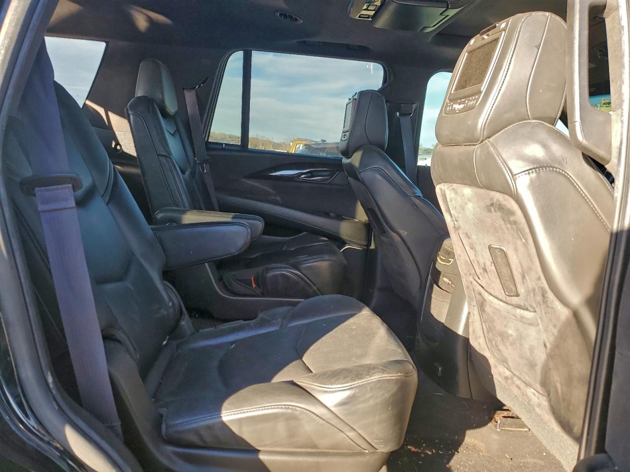 2016 CADILLAC ESCALADE PLATINUM photo 11