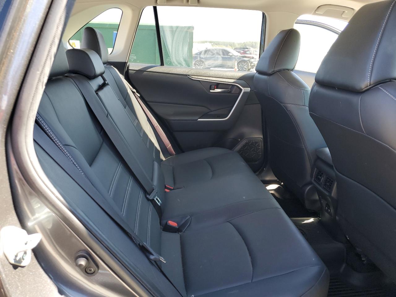 2019 TOYOTA RAV4 XLE PREMIUM photo 11