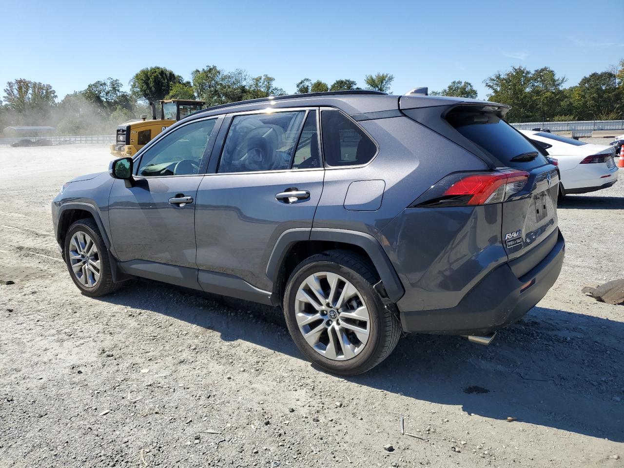 2019 TOYOTA RAV4 XLE PREMIUM photo 2