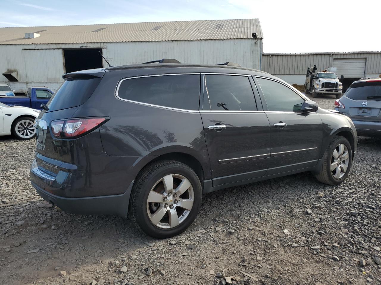 2014 CHEVROLET TRAVERSE LTZ photo 3