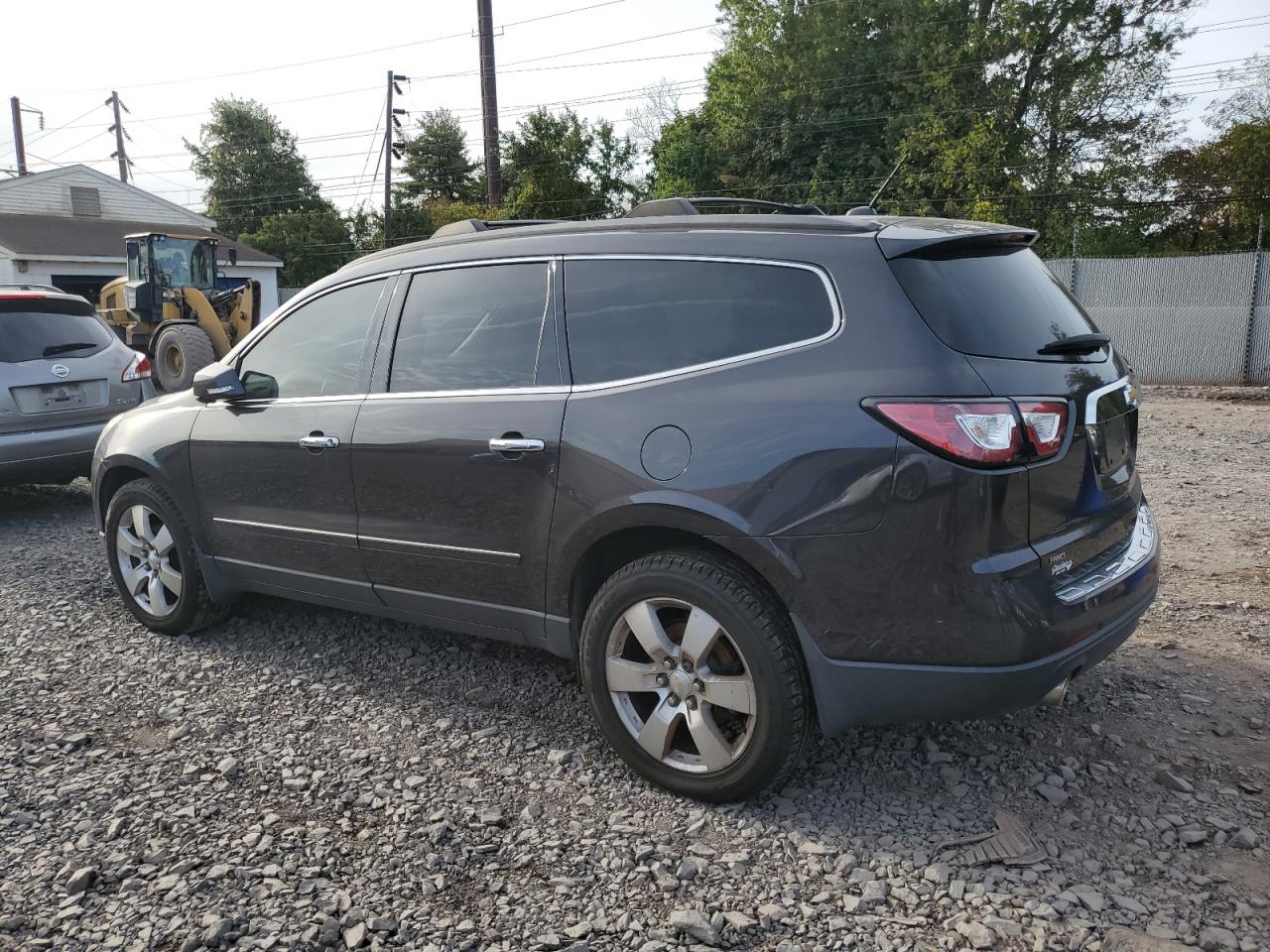 2014 CHEVROLET TRAVERSE LTZ photo 2