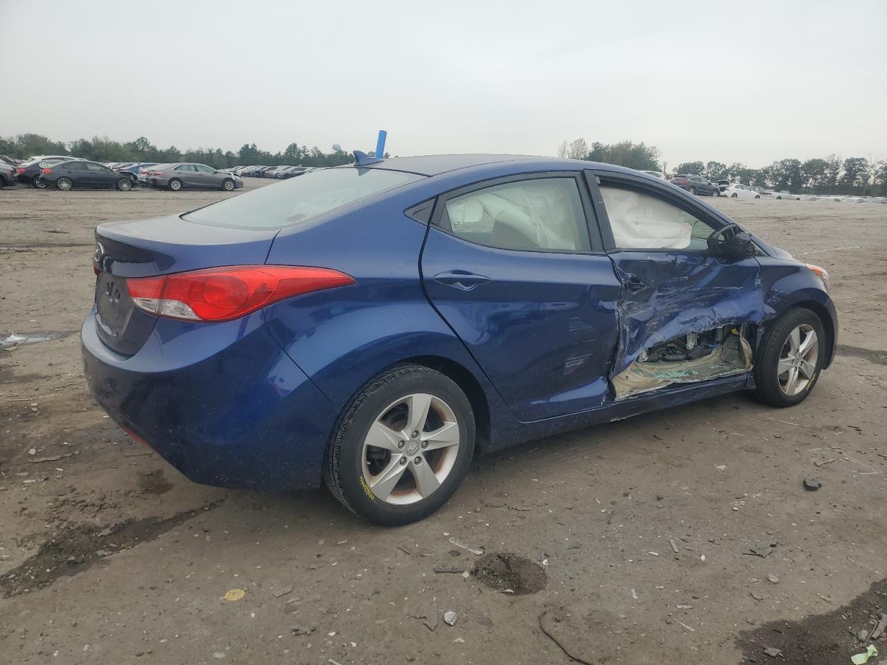2013 HYUNDAI ELANTRA GLS photo 4