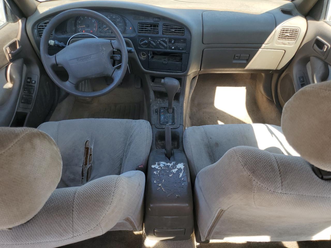1996 TOYOTA CAMRY photo 8