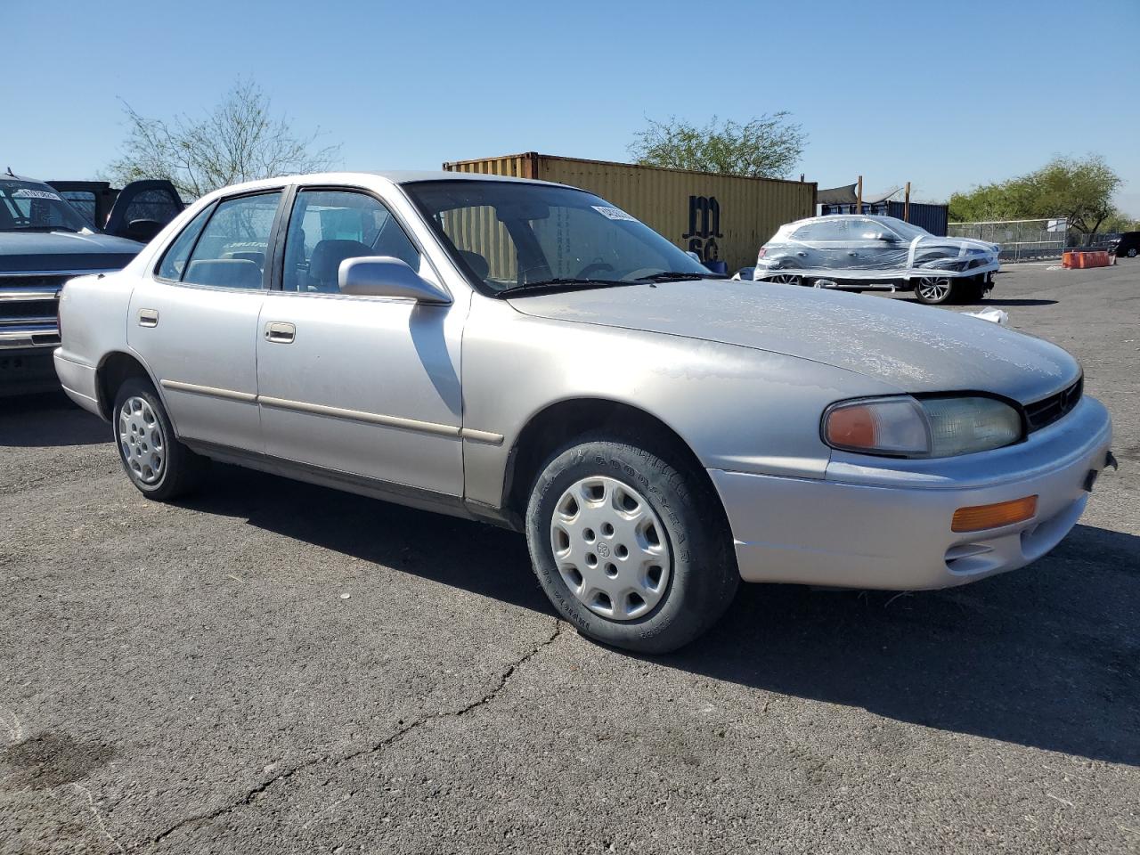 1996 TOYOTA CAMRY photo 4