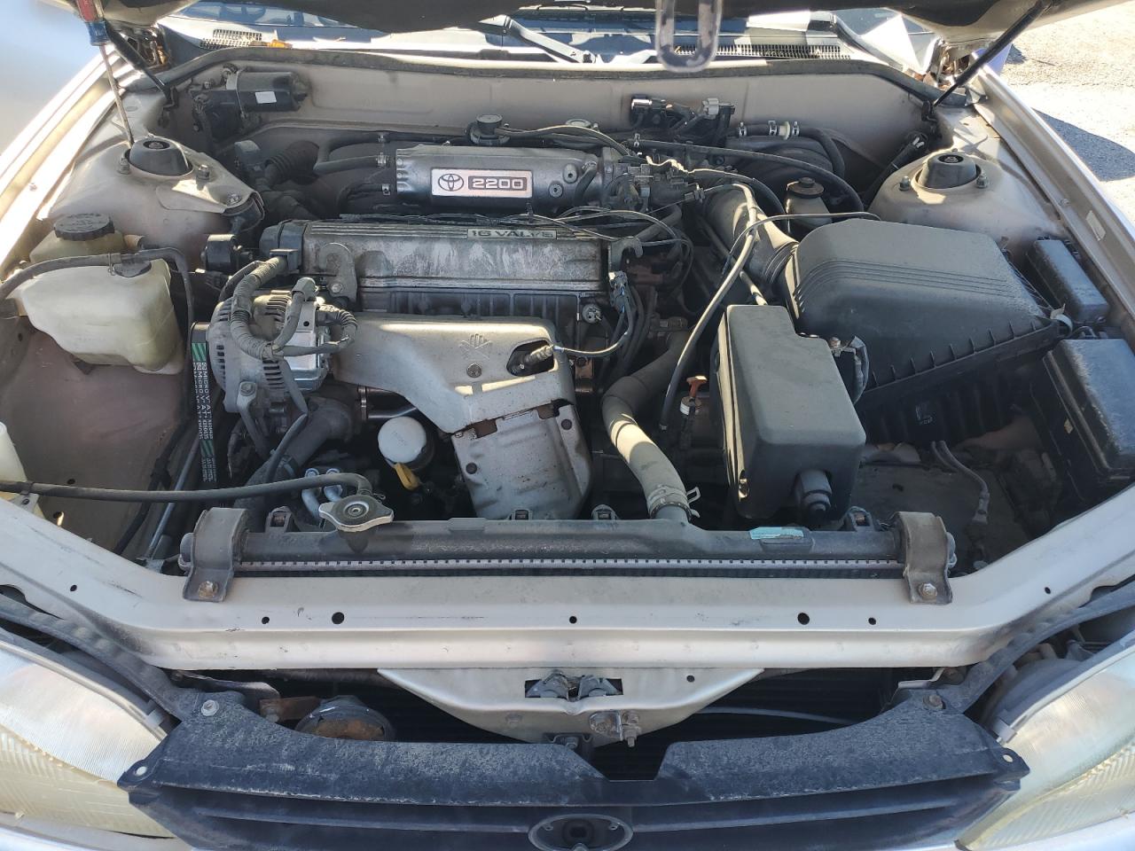 1996 TOYOTA CAMRY photo 11