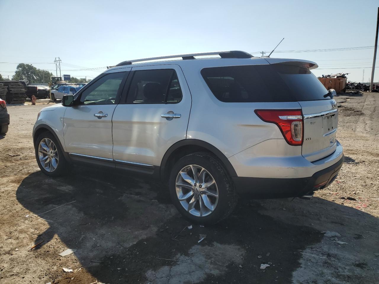 2014 FORD EXPLORER XLT photo 2