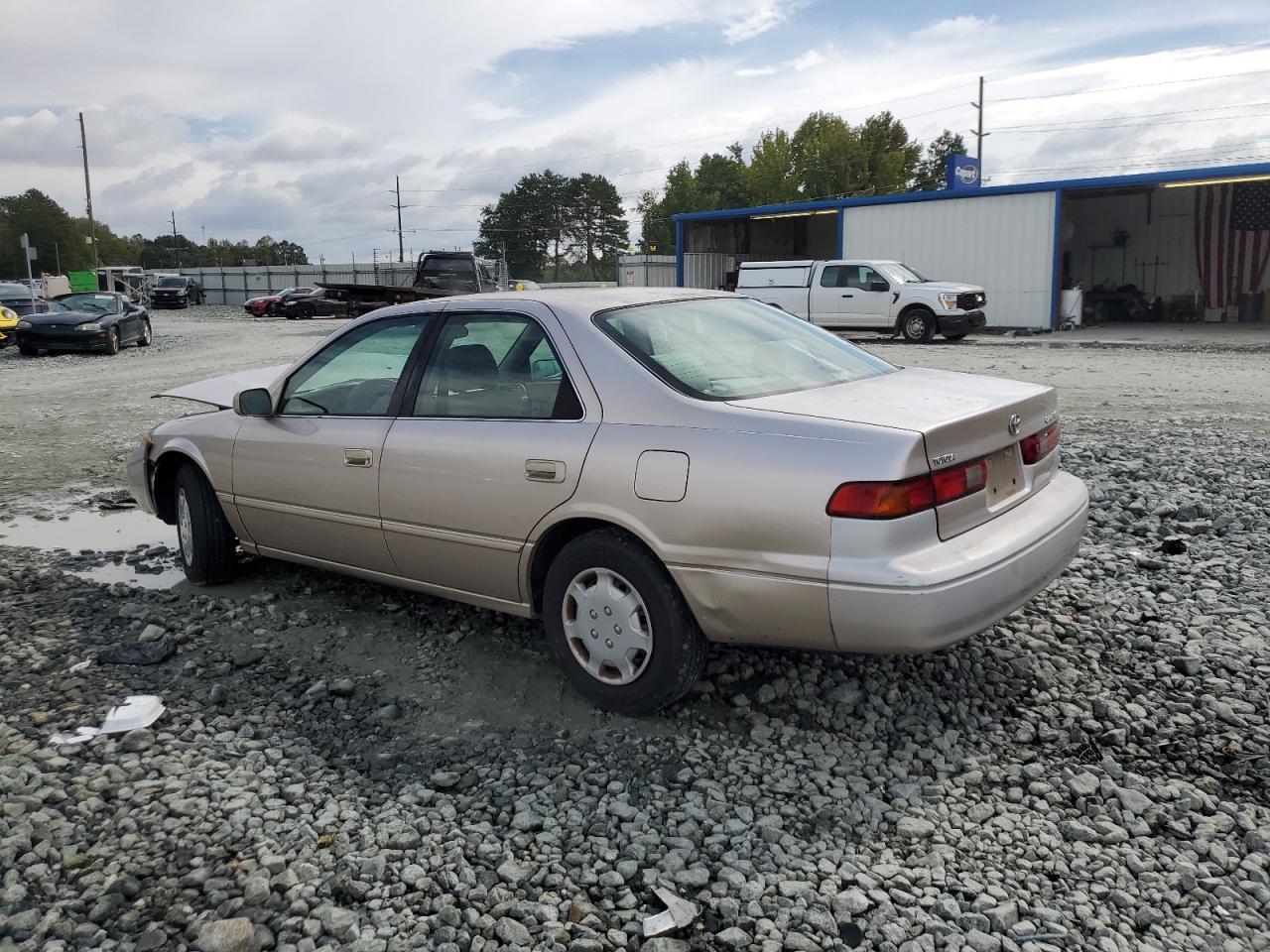 1999 TOYOTA CAMRY CE photo 2