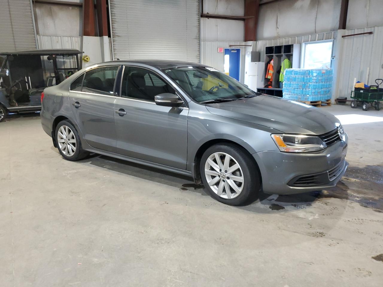 2013 VOLKSWAGEN JETTA TDI photo 4