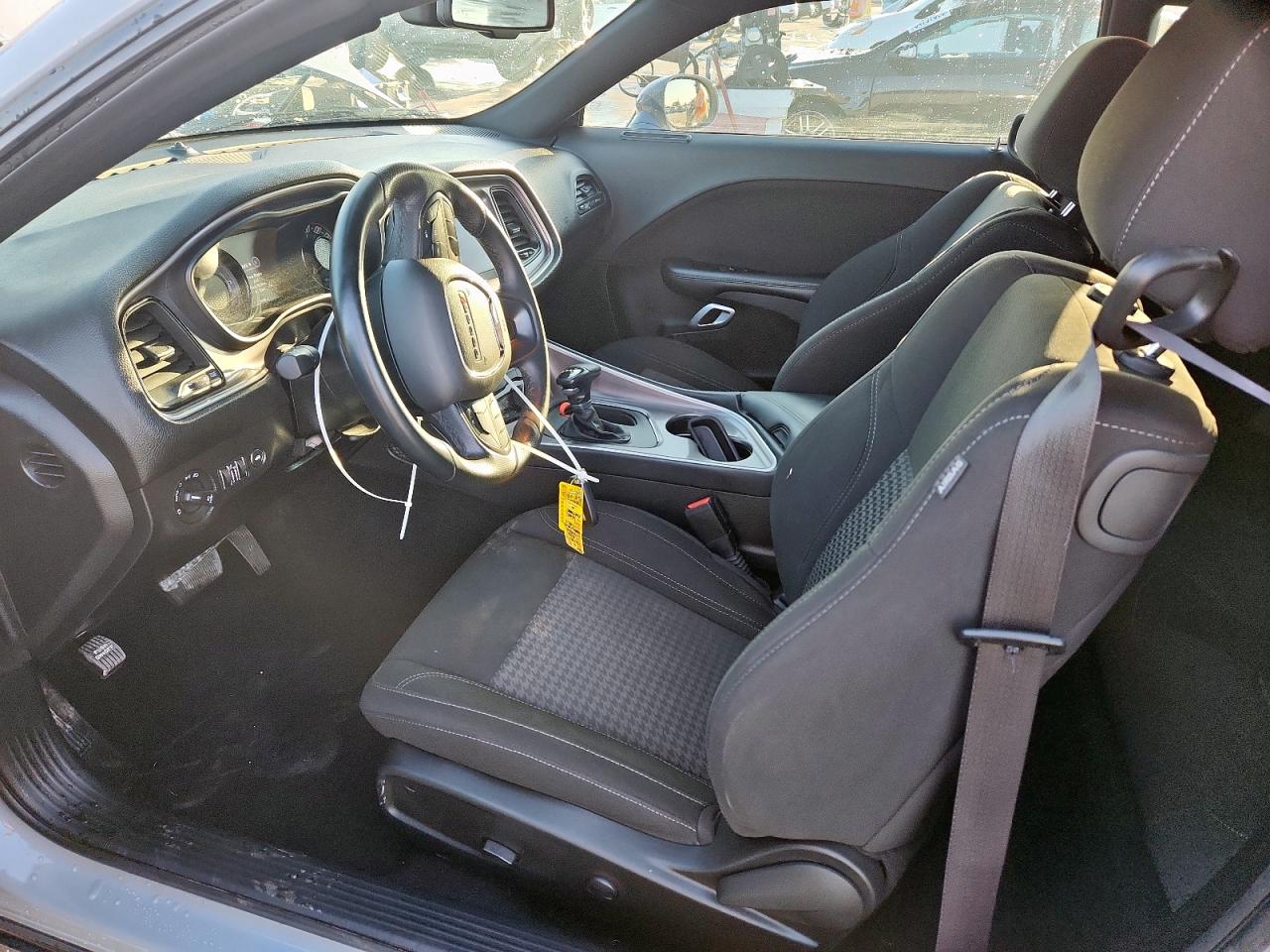 2022 DODGE CHALLENGER SXT photo 13