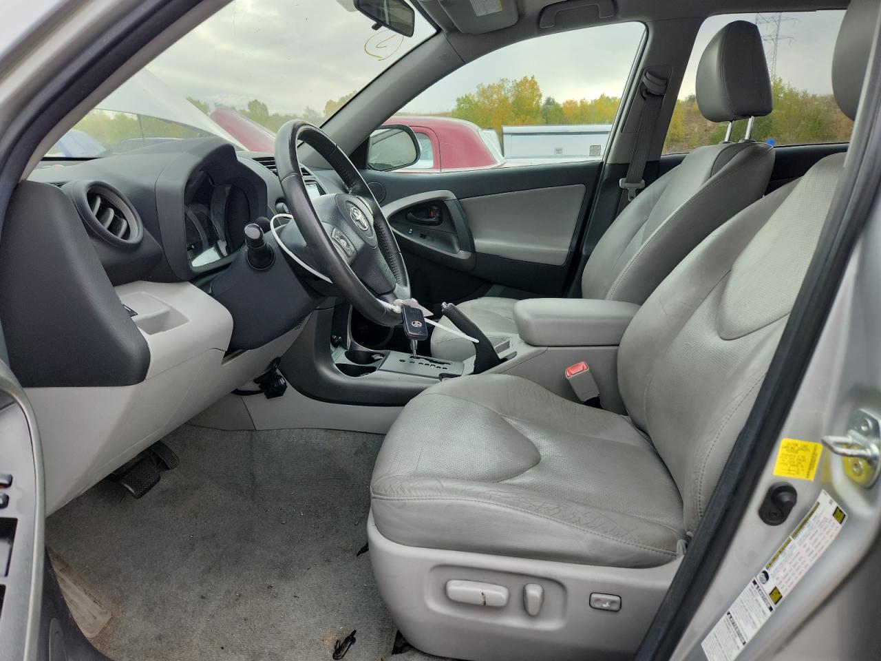 2011 TOYOTA RAV4 LIMITED photo 19
