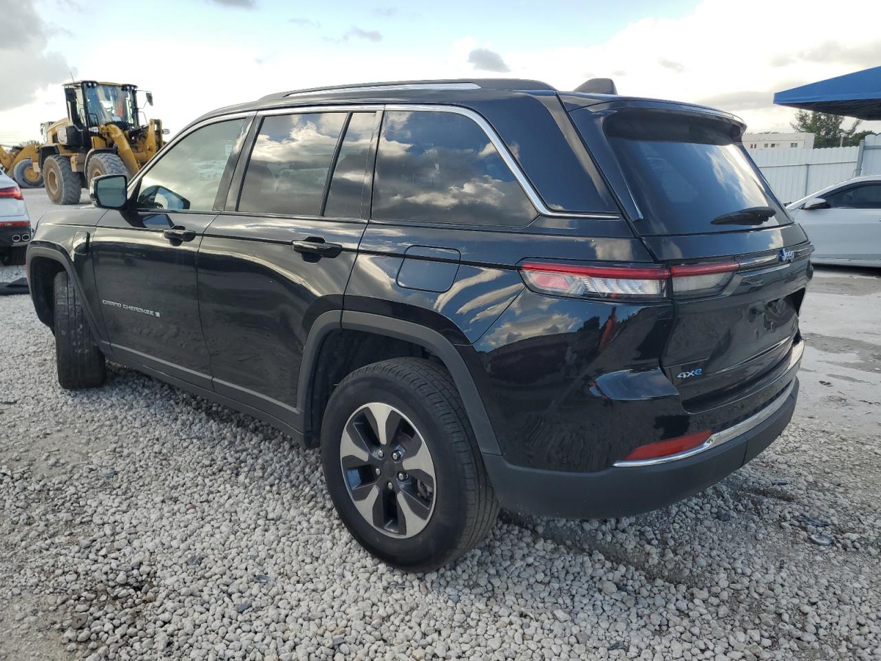 2023 JEEP GRAND CHEROKEE LIMITED 4XE photo 4