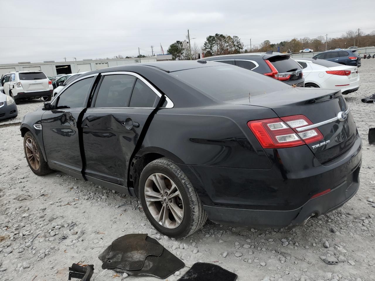2018 FORD TAURUS SE photo 3