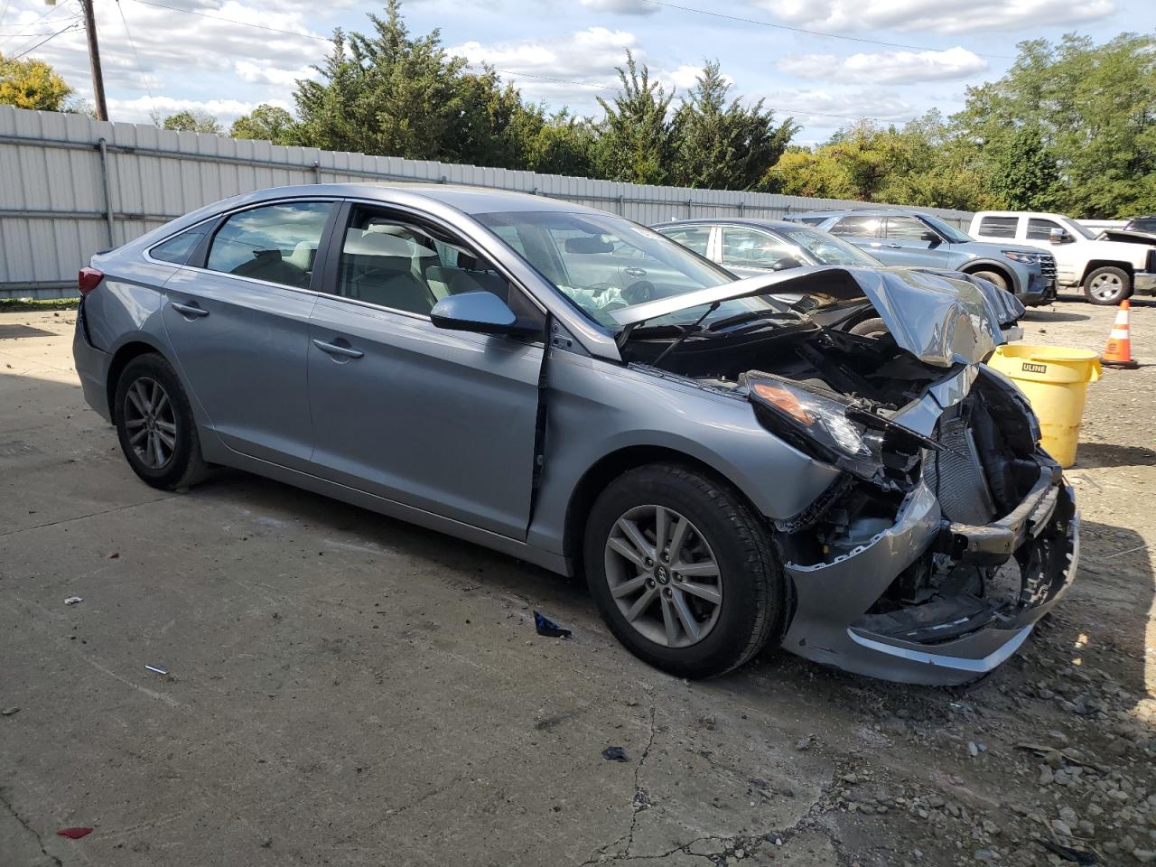 2015 HYUNDAI SONATA SE photo 4
