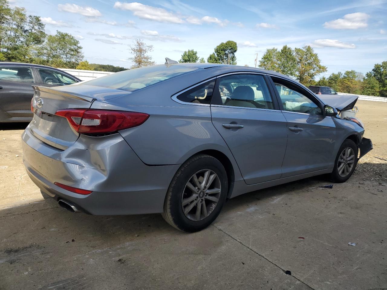 2015 HYUNDAI SONATA SE photo 3