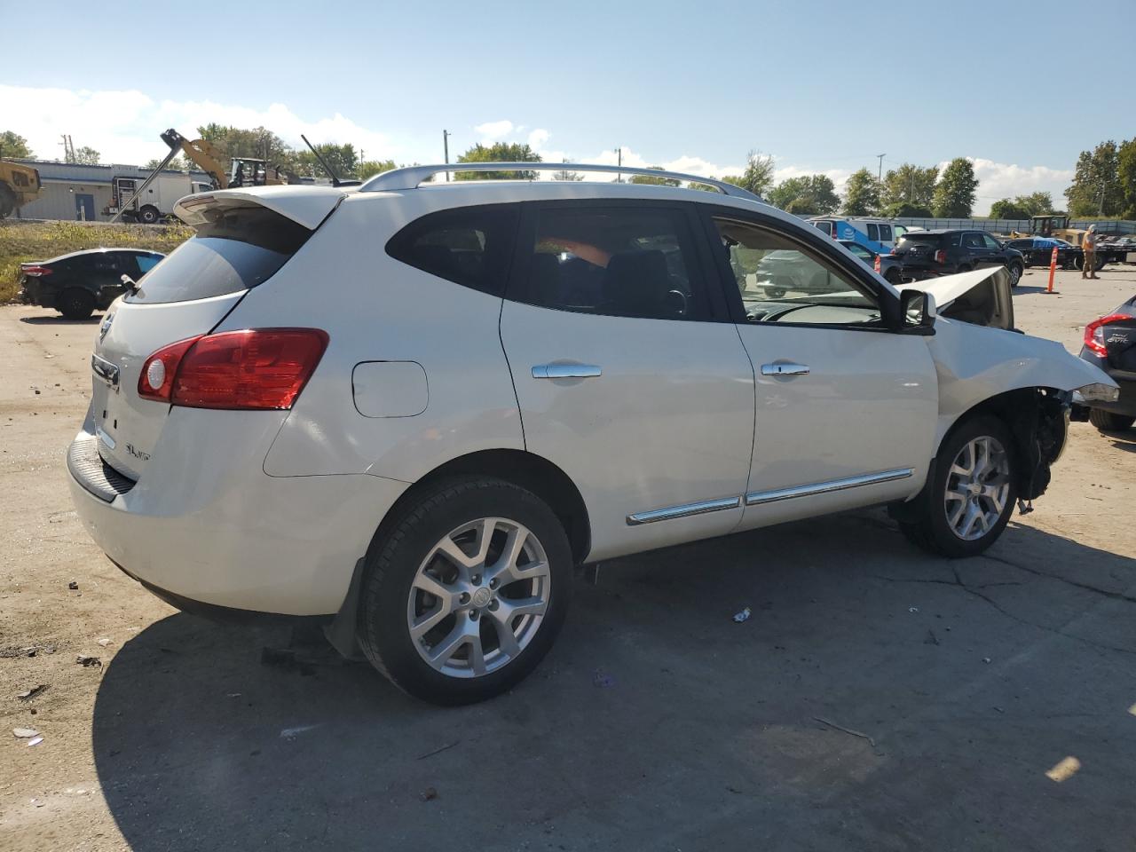2013 NISSAN ROGUE S photo 3