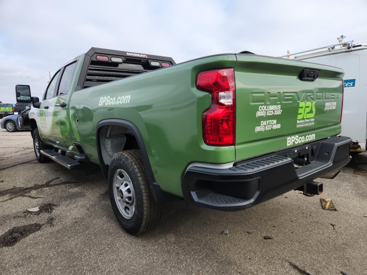 2023 CHEVROLET SILVERADO C2500 HEAVY DUTY photo 2