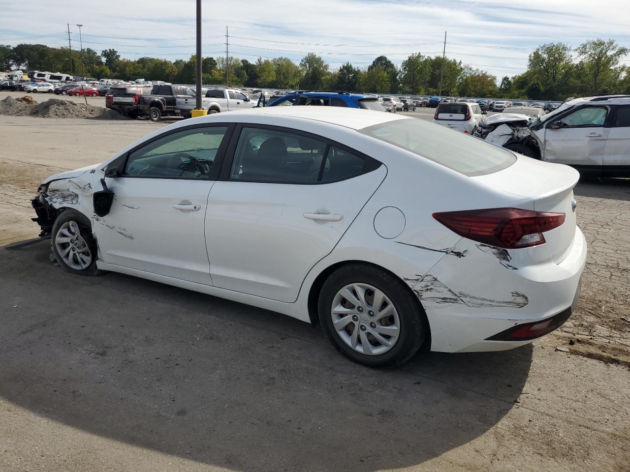 2019 HYUNDAI ELANTRA SE photo 3