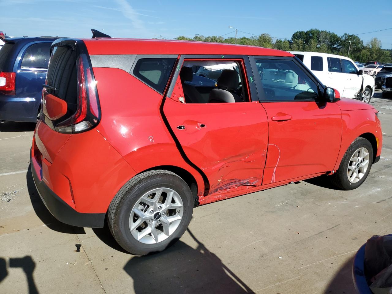 2025 KIA SOUL LX photo 3