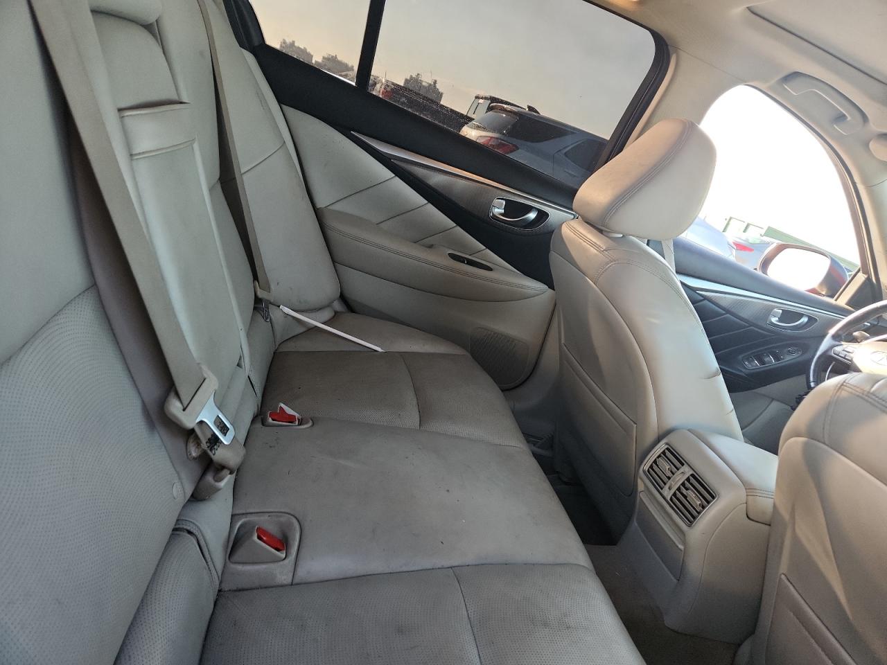 2015 INFINITI Q50 BASE photo 28