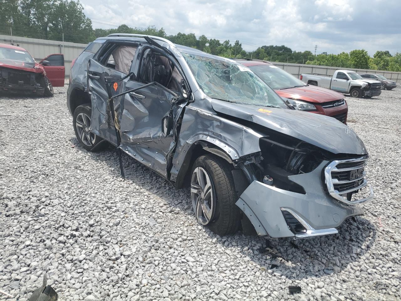 2019 GMC TERRAIN SLT photo 4