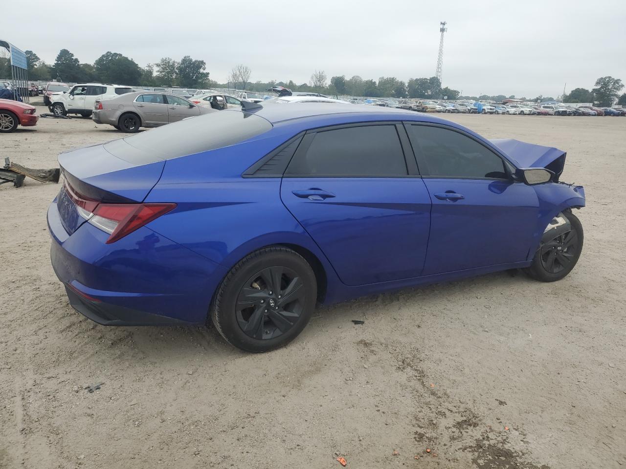 2023 HYUNDAI ELANTRA SEL photo 3