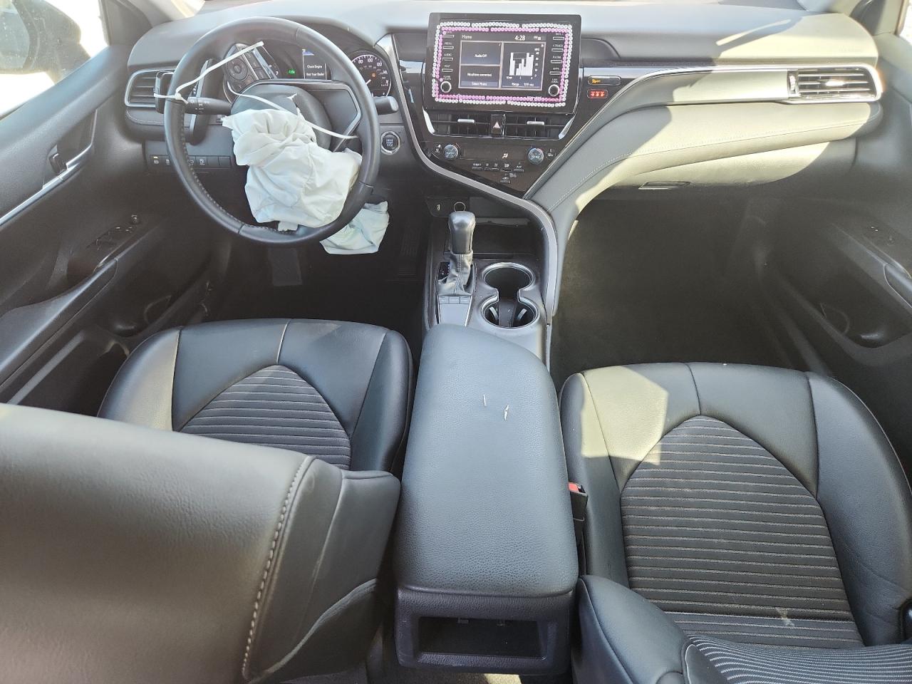 2022 TOYOTA CAMRY SE photo 8
