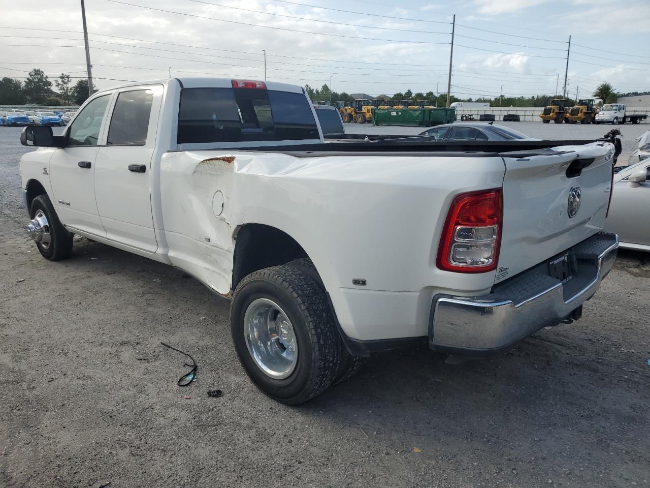 2019 RAM 3500 TRADESMAN photo 2
