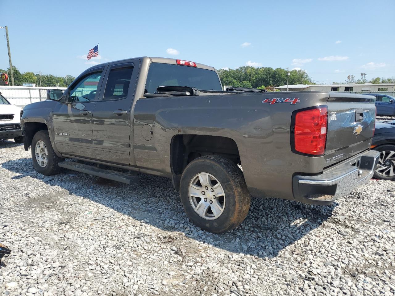 2015 CHEVROLET SILVERADO K1500 LT photo 3