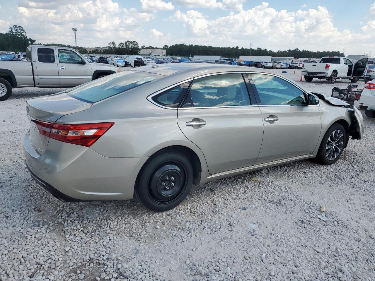 2016 TOYOTA AVALON XLE PREMIUM photo 5