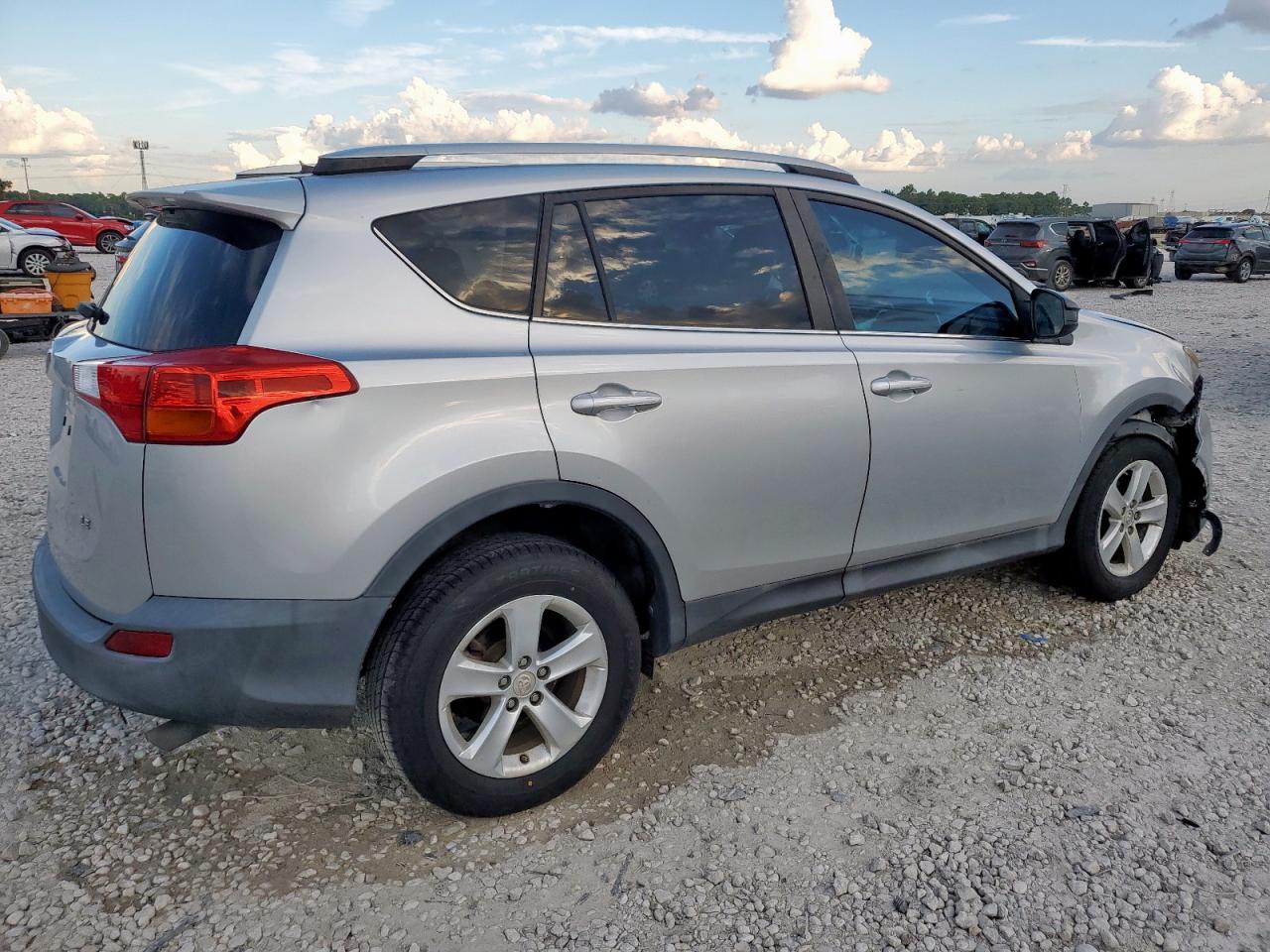 2013 TOYOTA RAV4 LE photo 5