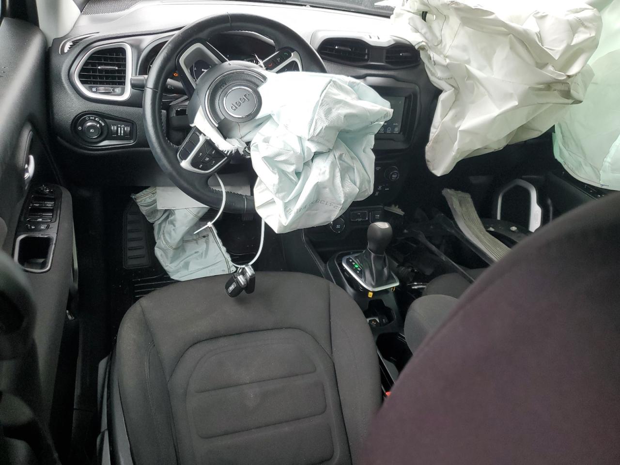 2019 JEEP RENEGADE LATITUDE photo 8