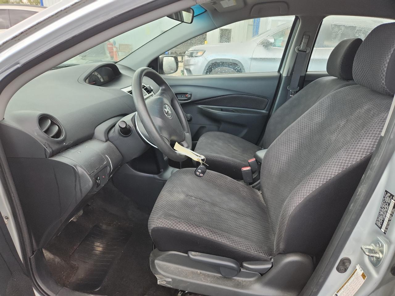 2007 TOYOTA YARIS photo 19