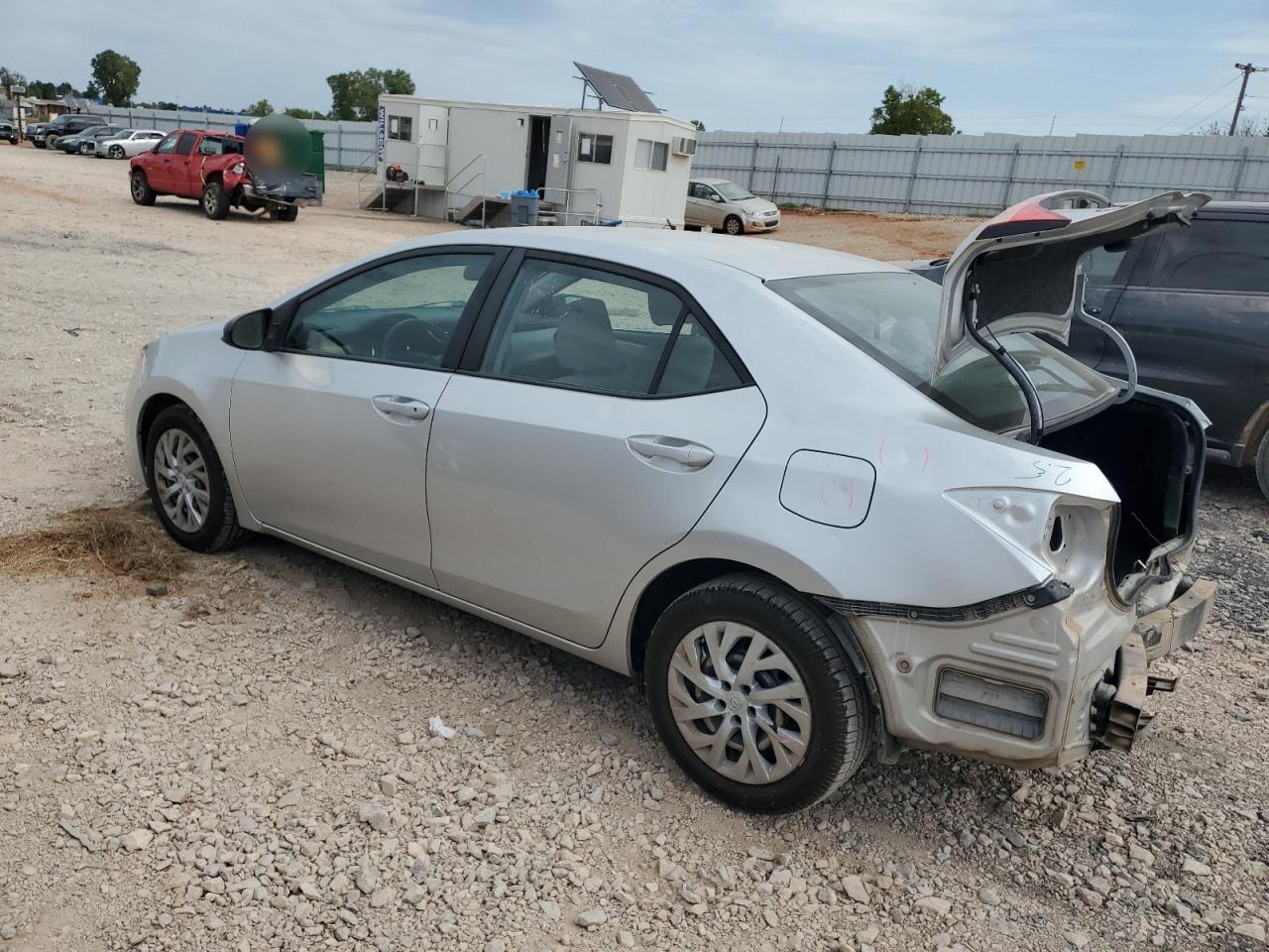 2017 TOYOTA COROLLA L photo 3