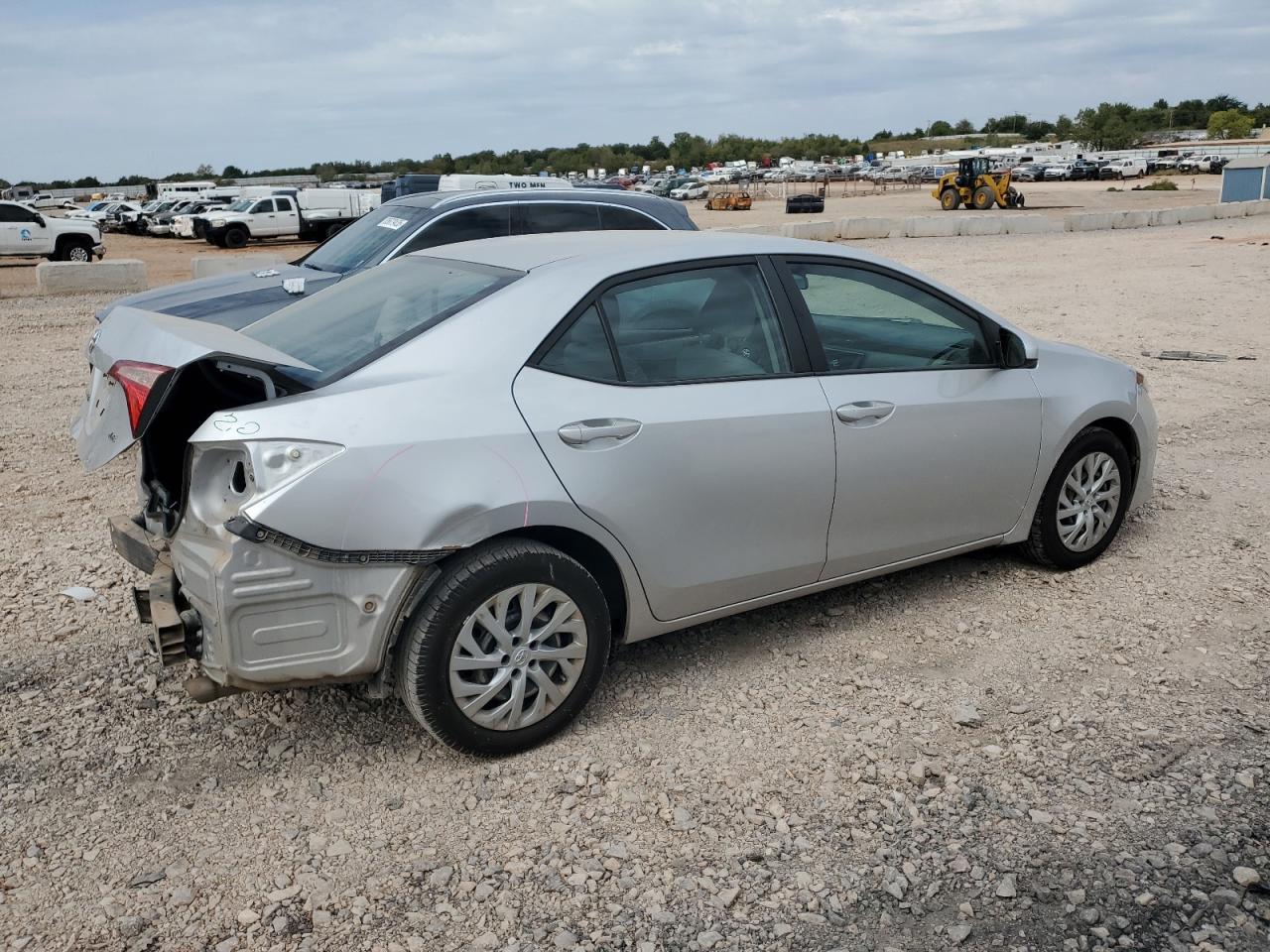 2017 TOYOTA COROLLA L photo 5