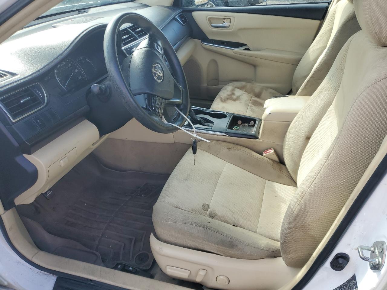 2015 TOYOTA CAMRY LE photo 13