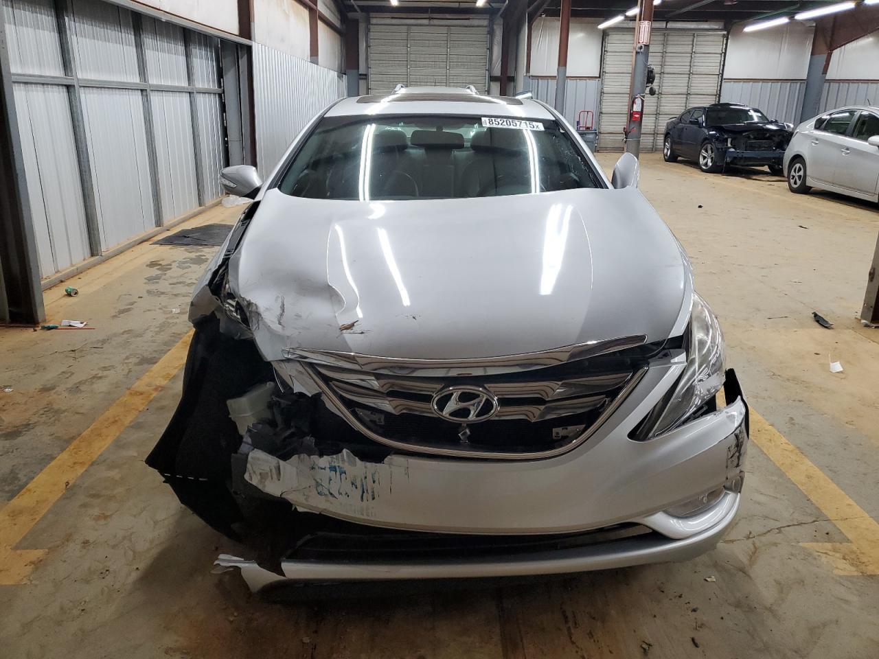 2013 HYUNDAI SONATA SE photo 9