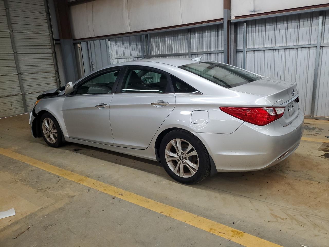 2013 HYUNDAI SONATA SE photo 3