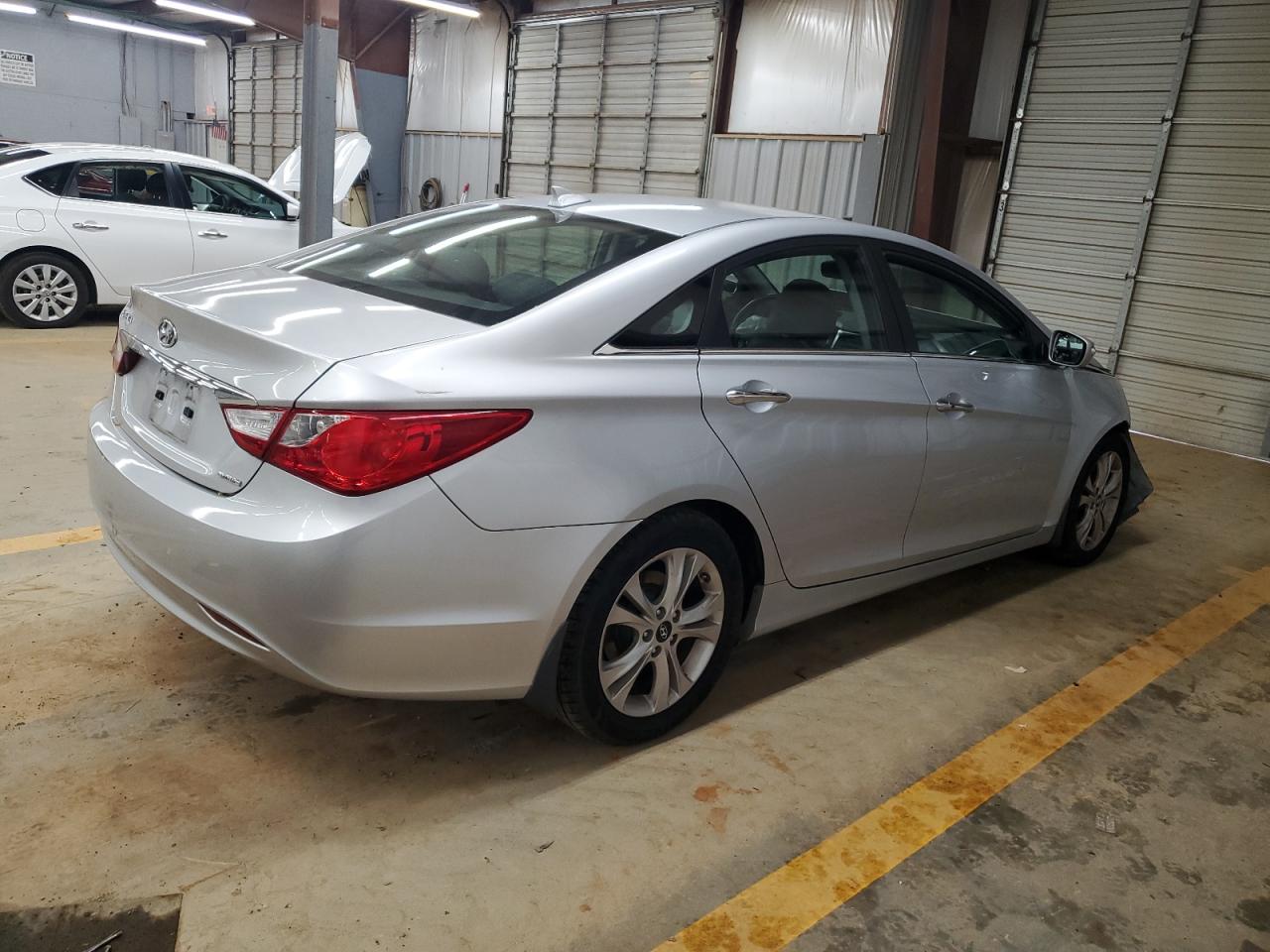 2013 HYUNDAI SONATA SE photo 5