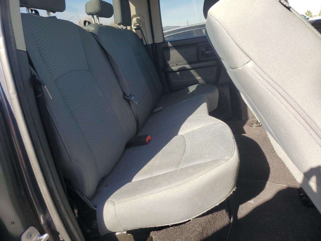 2017 RAM 1500 ST photo 19