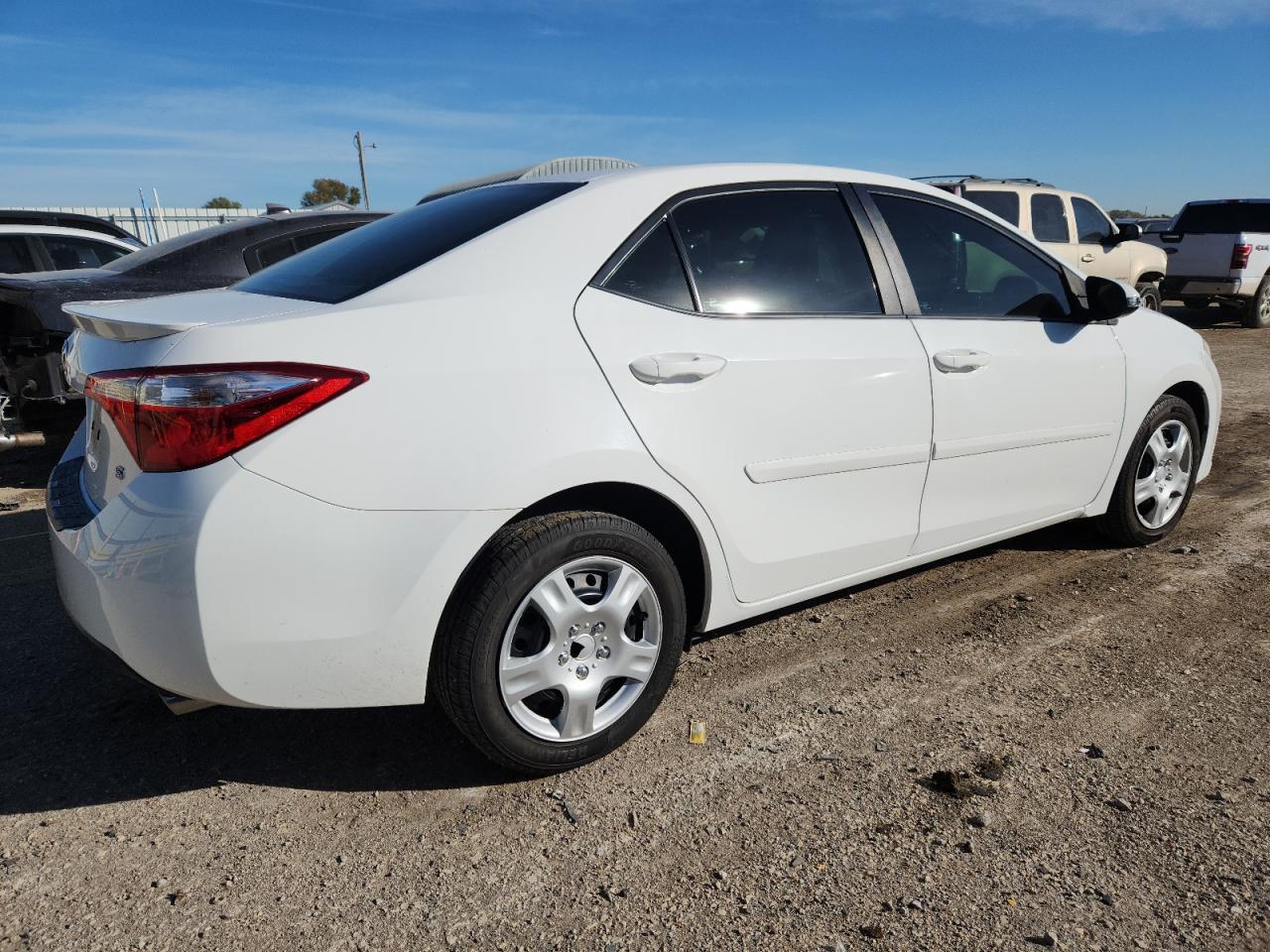 2015 TOYOTA COROLLA L photo 5