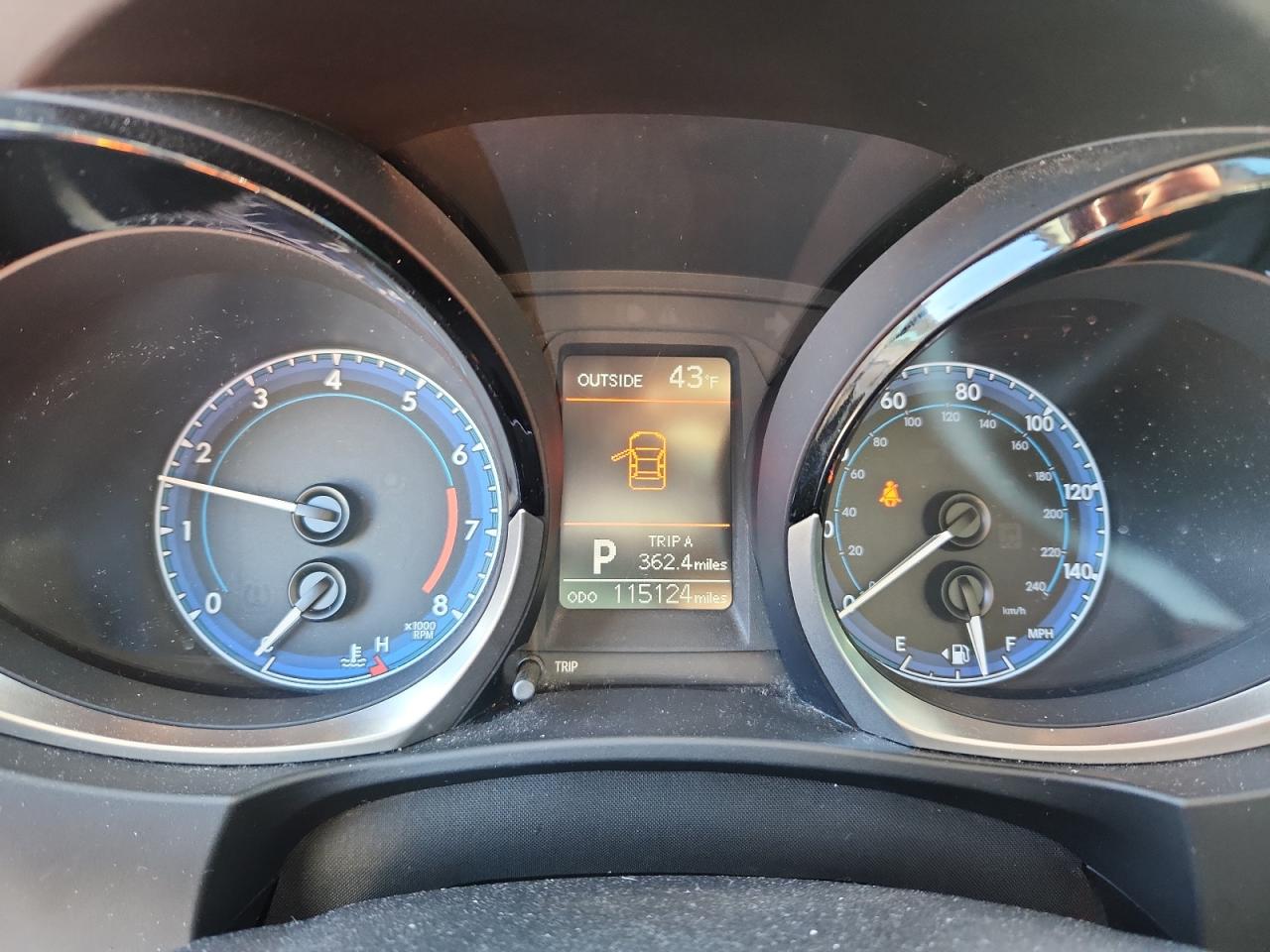 2015 TOYOTA COROLLA L photo 17