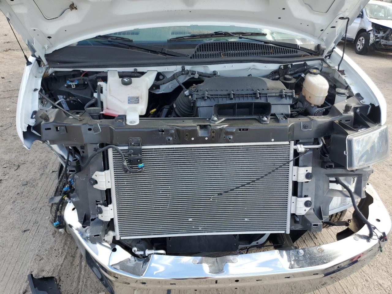 2022 GMC SAVANA G2500 photo 12