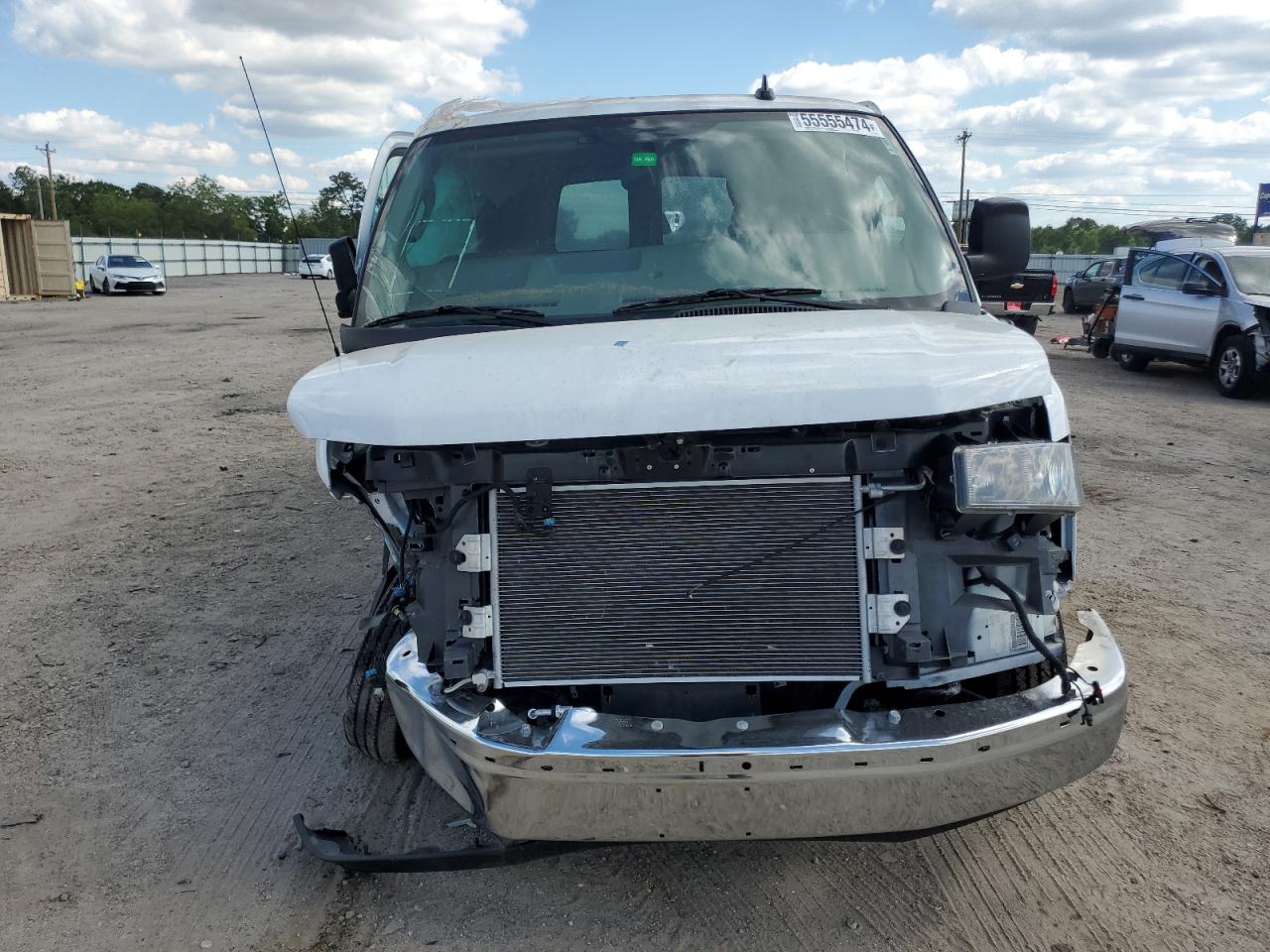 2022 GMC SAVANA G2500 photo 5