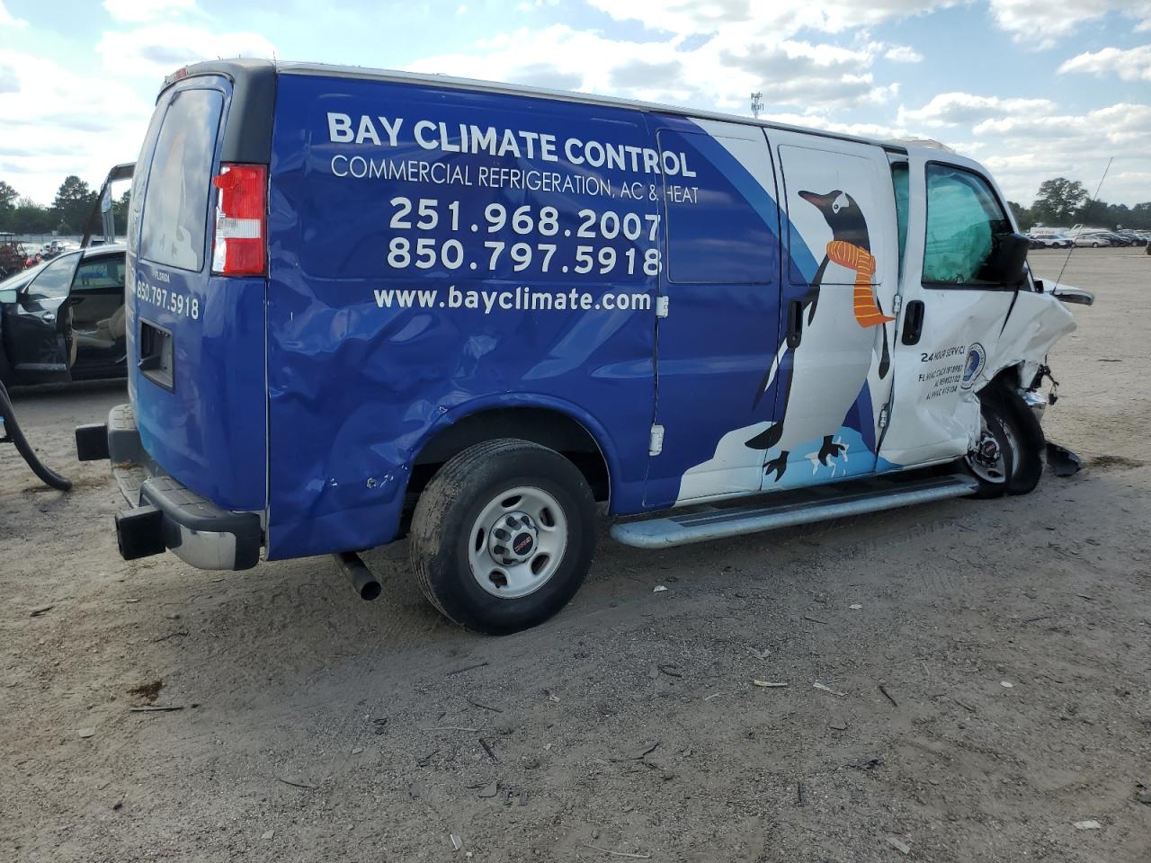2022 GMC SAVANA G2500 photo 3