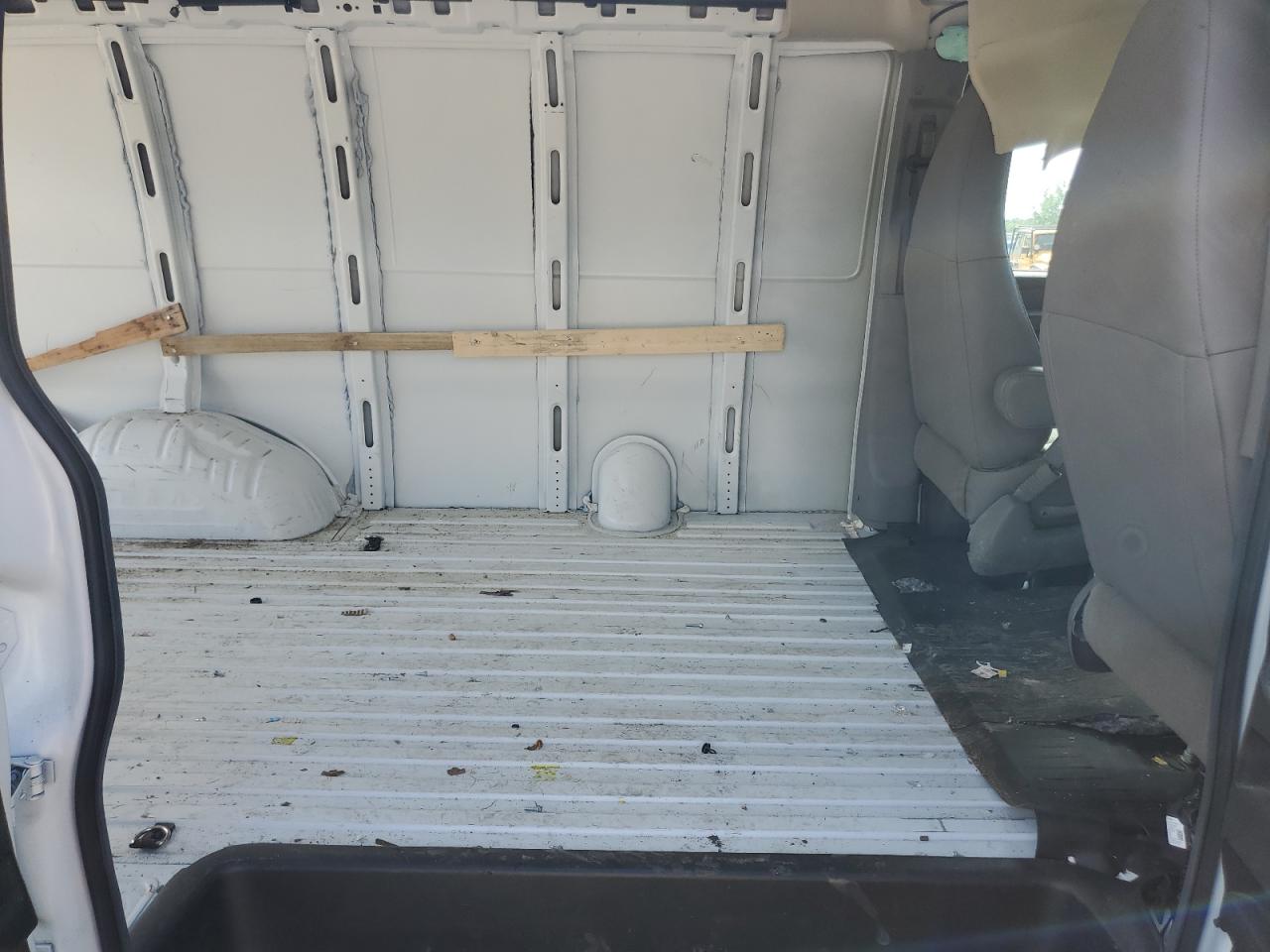 2022 GMC SAVANA G2500 photo 11